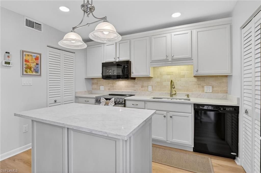 788 Park Shore Dr , Unit B22, Naples, FL 34103 Photo