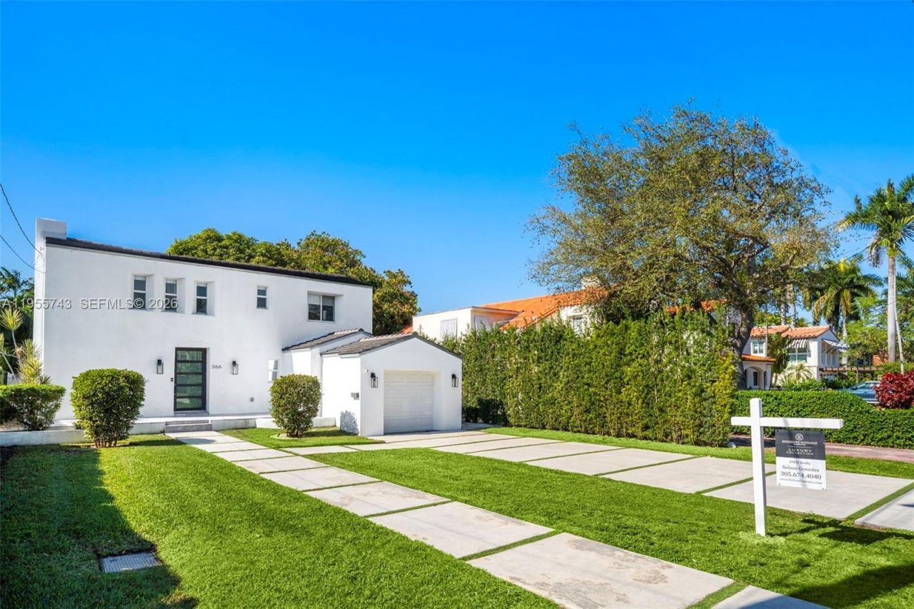 3166 Royal Palm Ave, Miami Beach, FL 33140 Photo