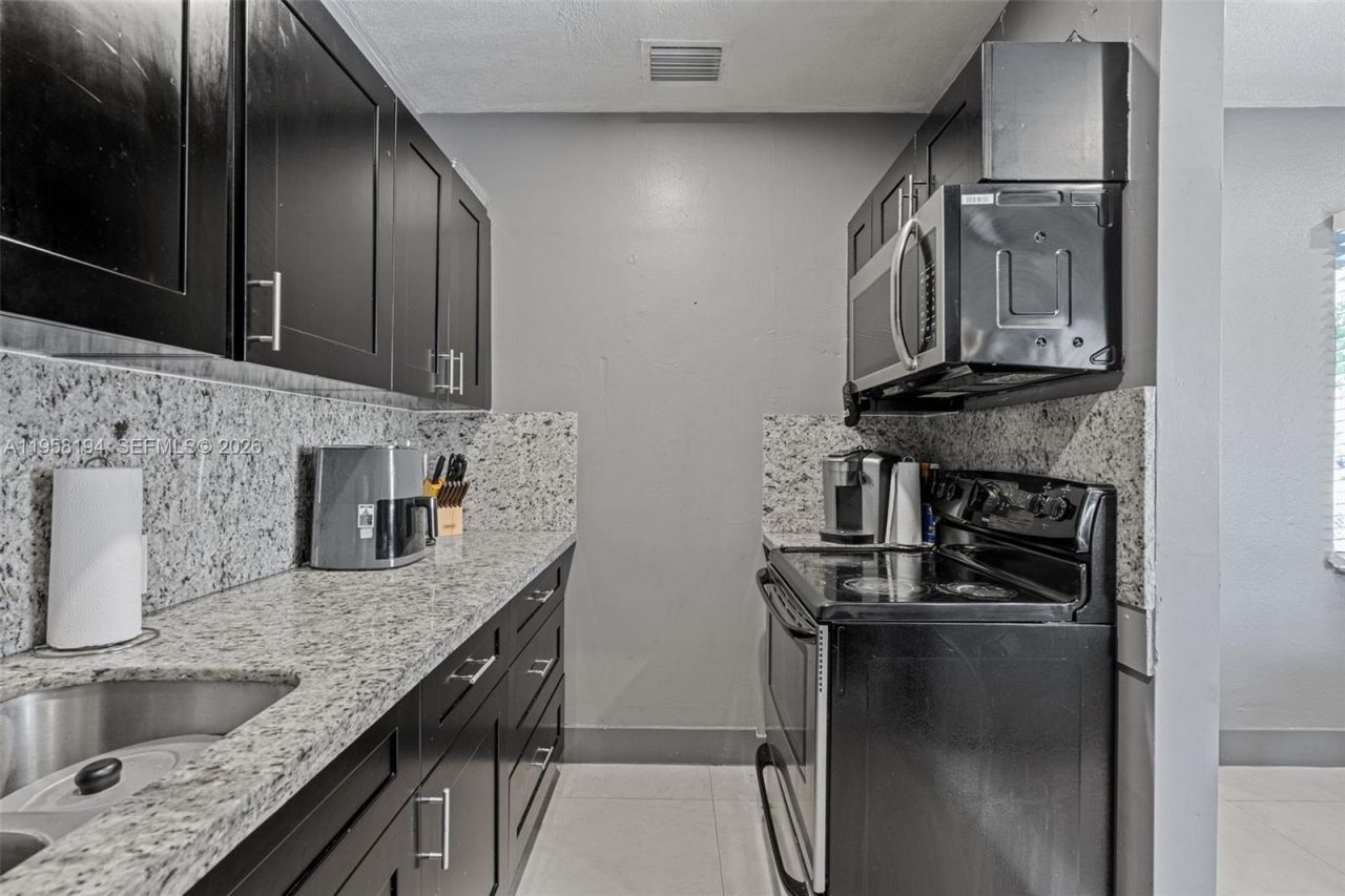 1780 NW 49th St , Miami, FL 33142 Photo