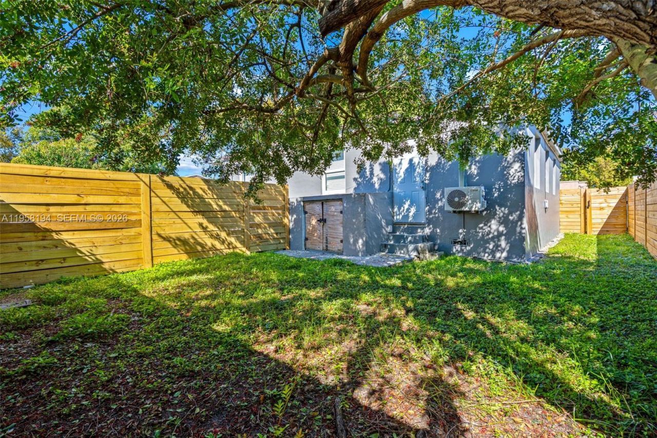 1780 NW 49th St , Miami, FL 33142 Photo