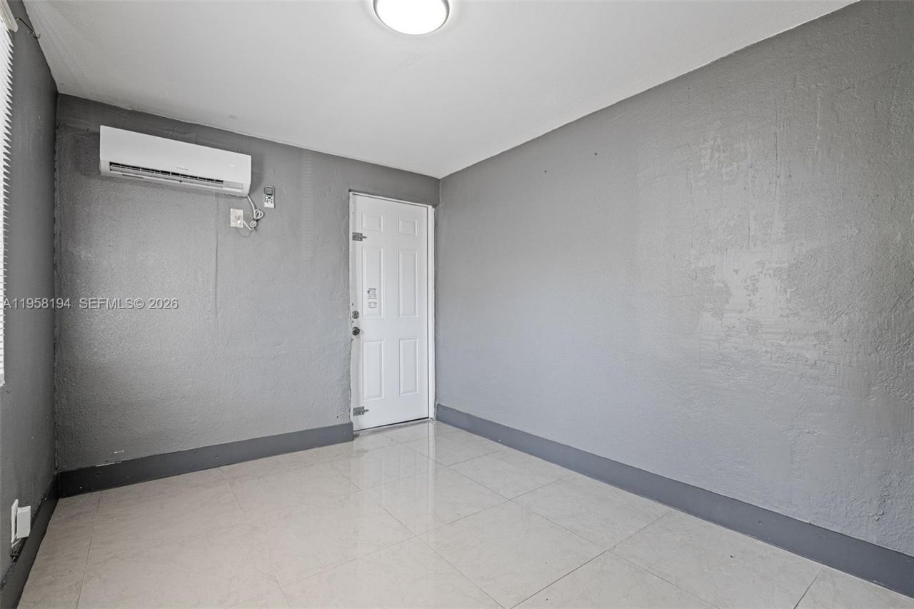 1780 NW 49th St , Miami, FL 33142 Photo