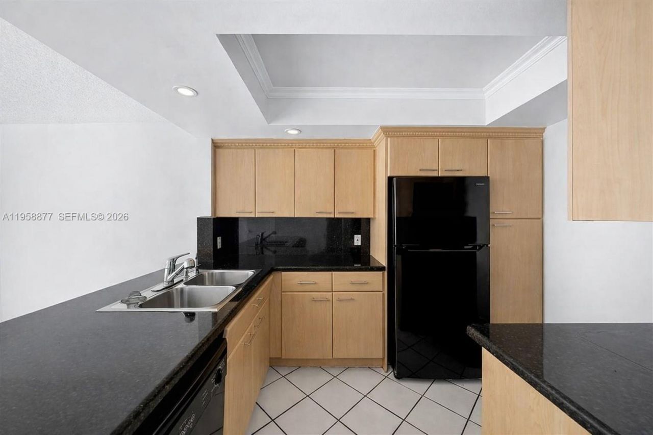 1228 West Ave, Unit 1415, Miami Beach, FL 33139 Photo