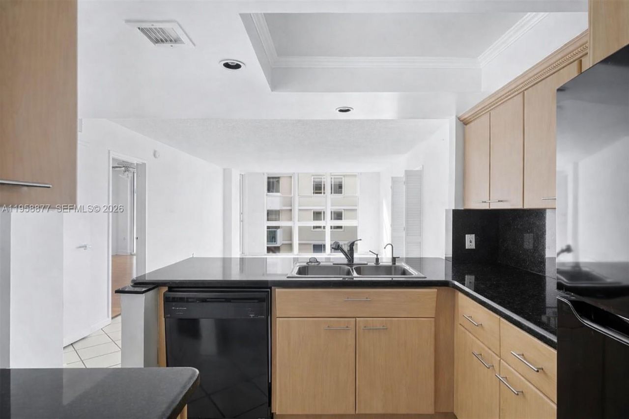 1228 West Ave, Unit 1415, Miami Beach, FL 33139 Photo