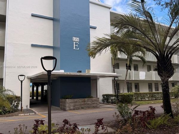 1351 NE 191st St, Unit E310, Miami, FL 33179