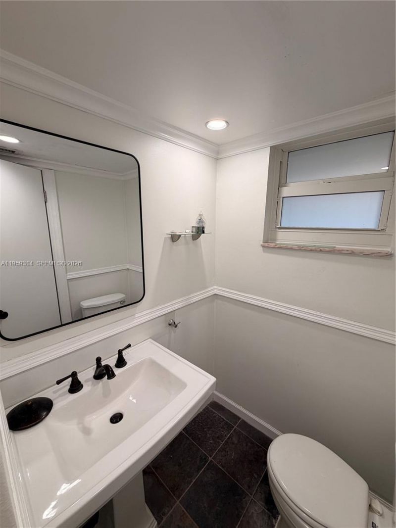 1351 NE 191st St, Unit E310, Miami, FL 33179 Photo