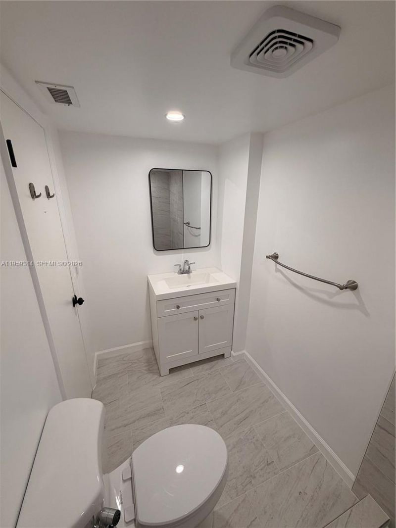 1351 NE 191st St, Unit E310, Miami, FL 33179 Photo