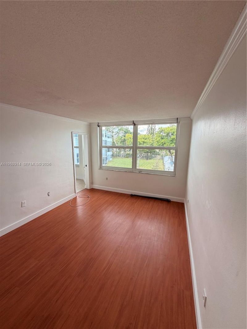 1351 NE 191st St, Unit E310, Miami, FL 33179 Photo