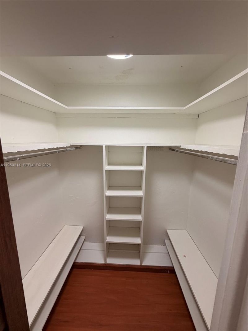 1351 NE 191st St, Unit E310, Miami, FL 33179 Photo