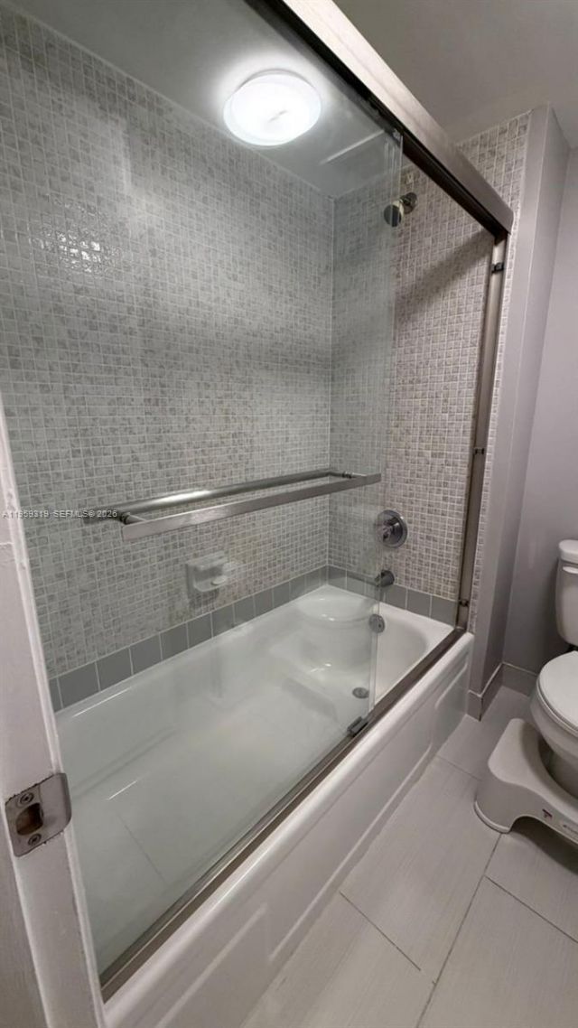402 Lakeview Dr, Unit 201, Weston, FL 33326 Photo