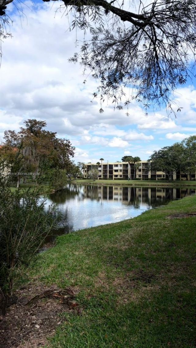 402 Lakeview Dr, Unit 201, Weston, FL 33326 Photo