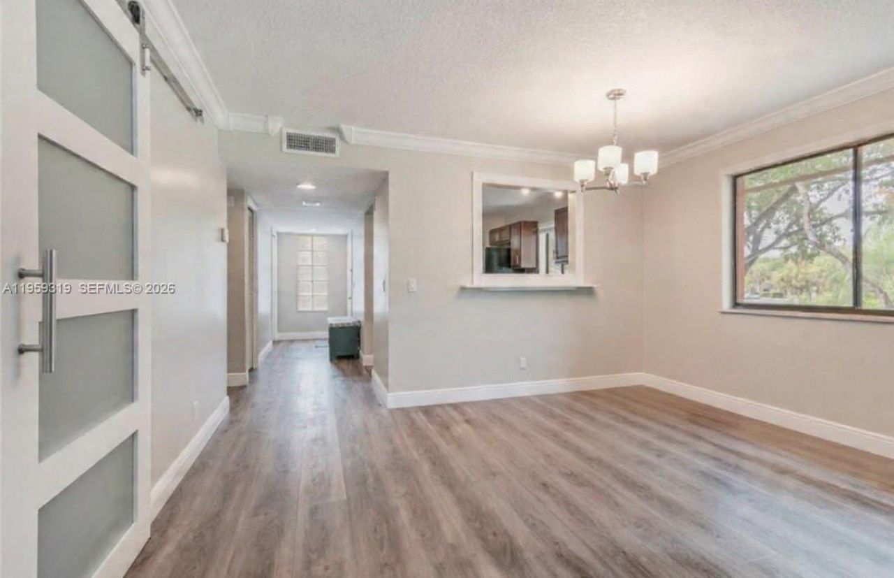 402 Lakeview Dr, Unit 201, Weston, FL 33326 Photo