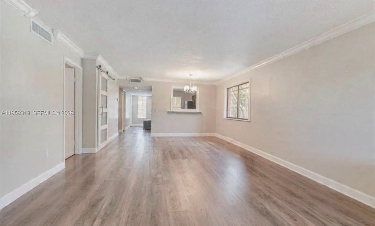 402 Lakeview Dr, Unit 201, Weston, FL 33326 Photo