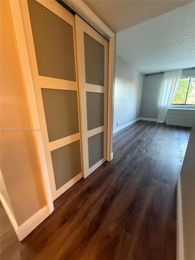 402 Lakeview Dr, Unit 201, Weston, FL 33326 Photo