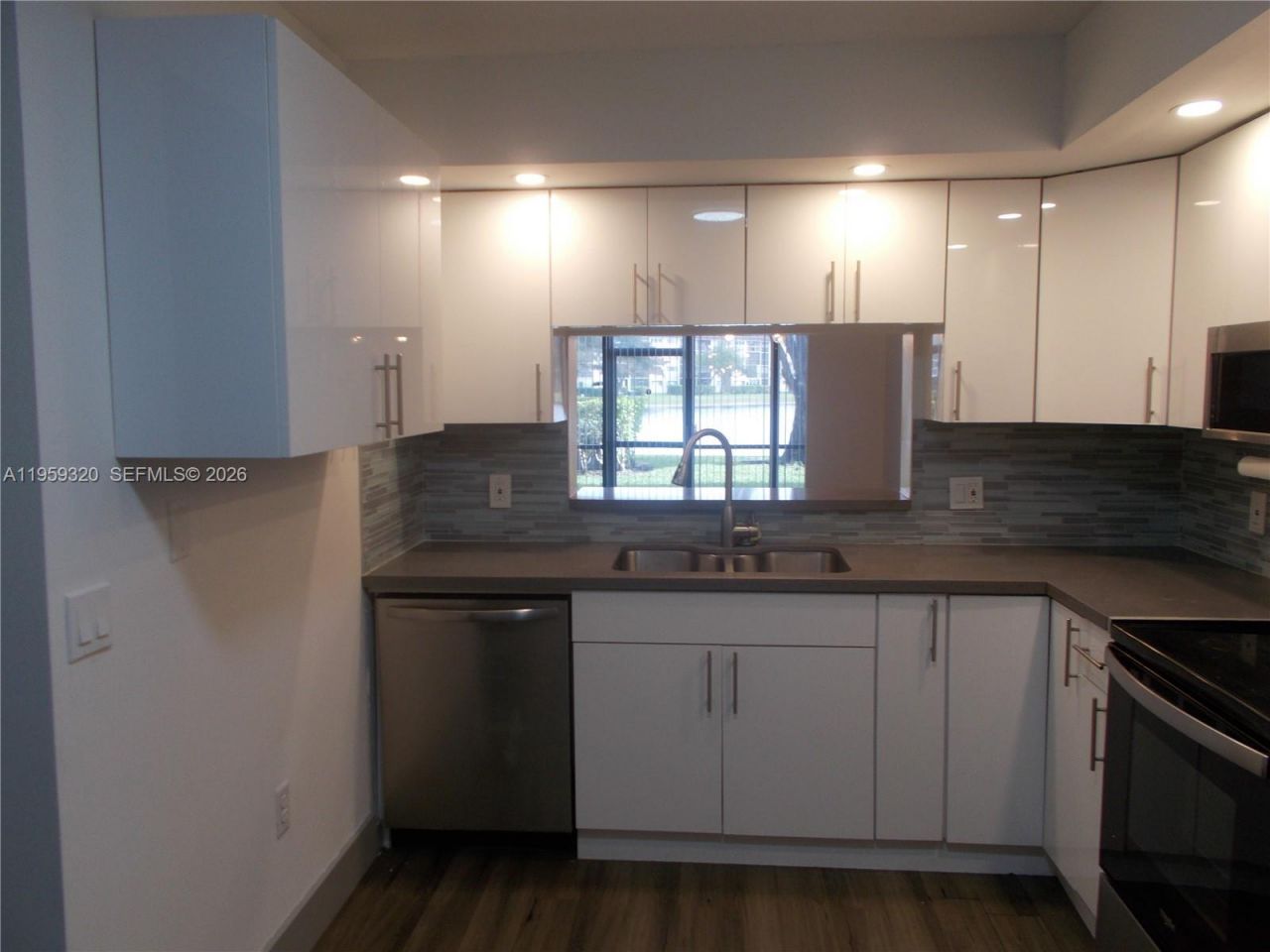 701 SW 141st Ave, Unit 110R, Pembroke Pines, FL 33027 Photo