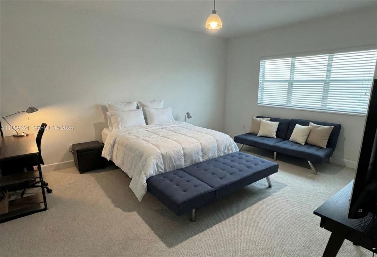 14951 Royal Oaks Ln , Unit 907, North Miami, FL 33181 Photo