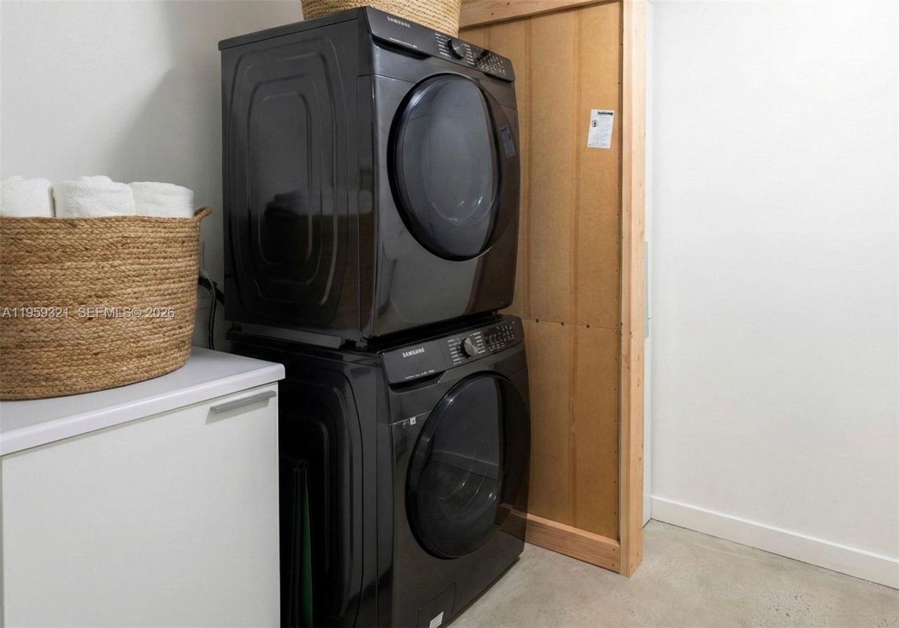 14951 Royal Oaks Ln , Unit 907, North Miami, FL 33181 Photo