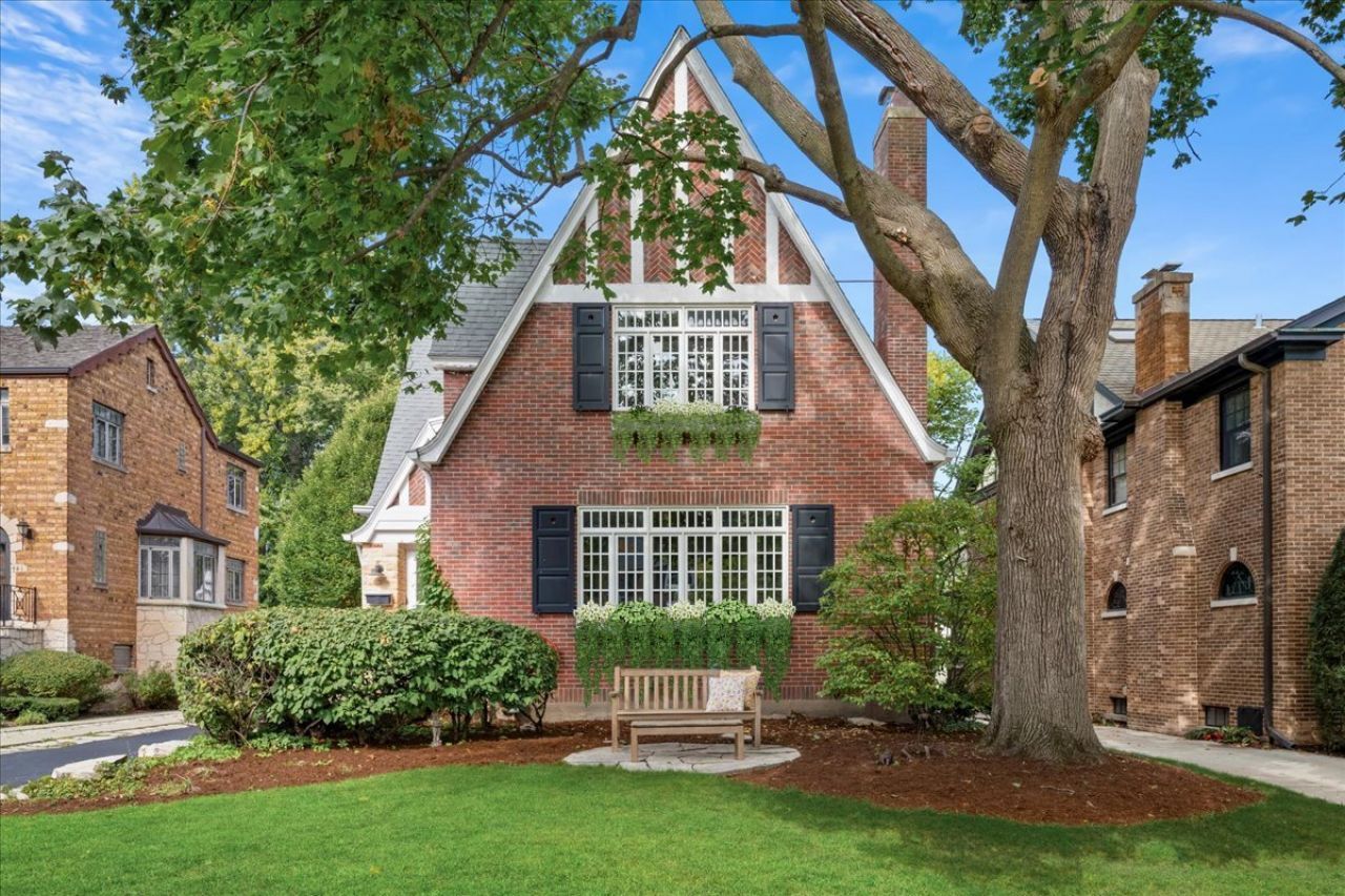 737 Maclean Avenue, Kenilworth, IL 60043 Main Photo