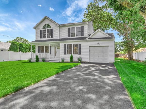 112 Chanel Drive E, Shirley, NY 11967