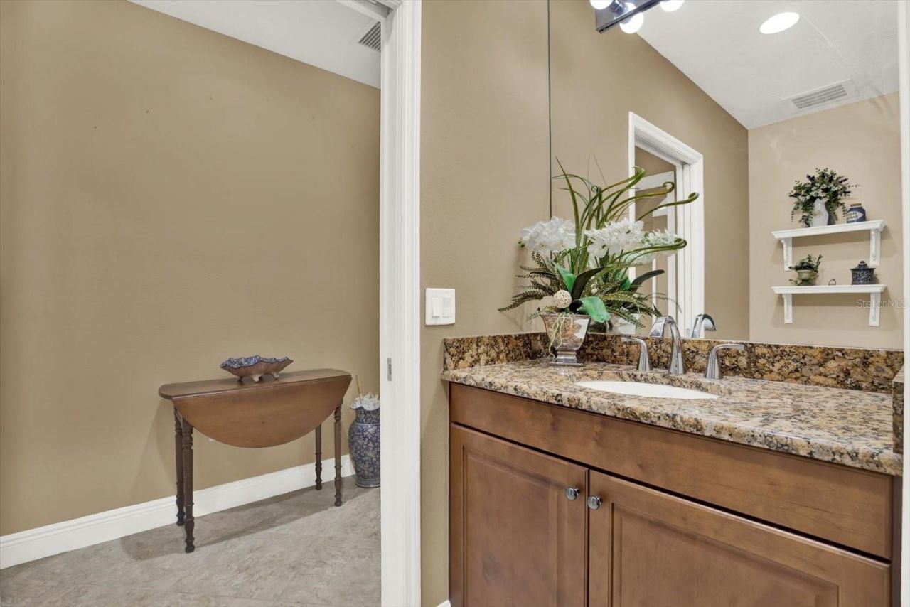 17745 Gulf Boulevard, Unit 604, Redington Shores, FL 33708 Photo