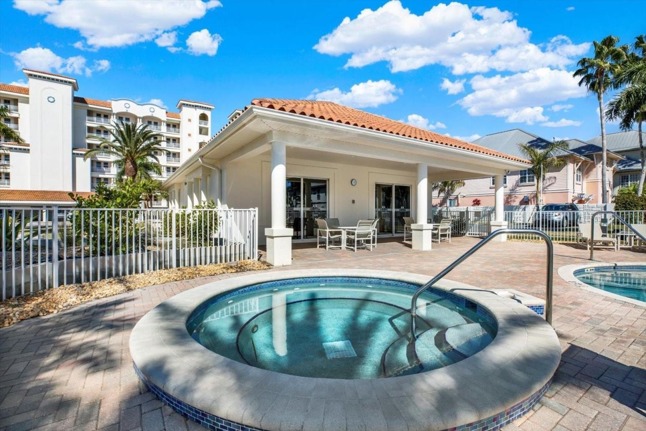 17745 Gulf Boulevard, Unit 604, Redington Shores, FL 33708 Photo