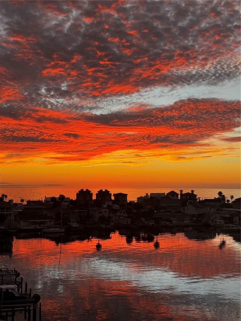 17745 Gulf Boulevard, Unit 604, Redington Shores, FL 33708 Photo