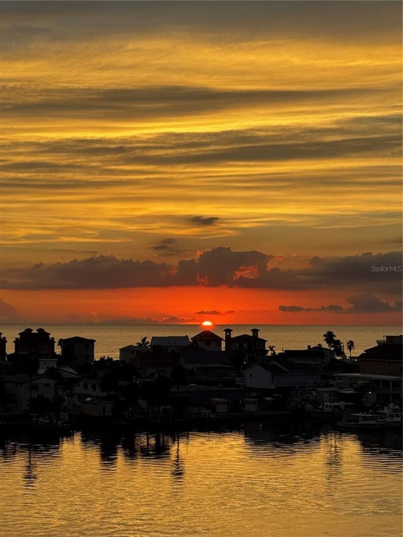 17745 Gulf Boulevard, Unit 604, Redington Shores, FL 33708 Photo