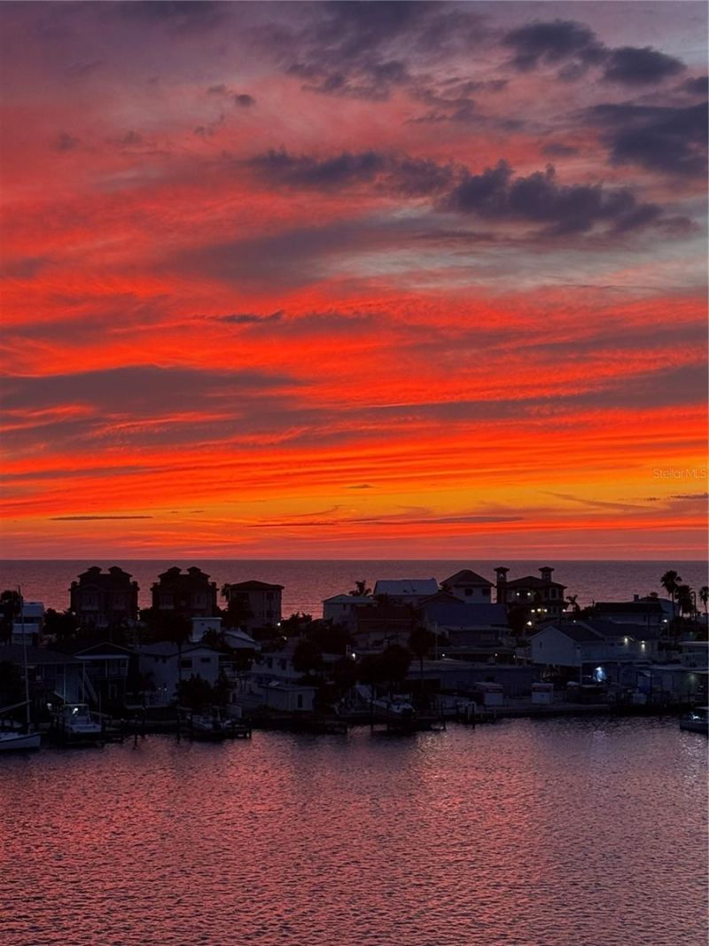 17745 Gulf Boulevard, Unit 604, Redington Shores, FL 33708 Photo