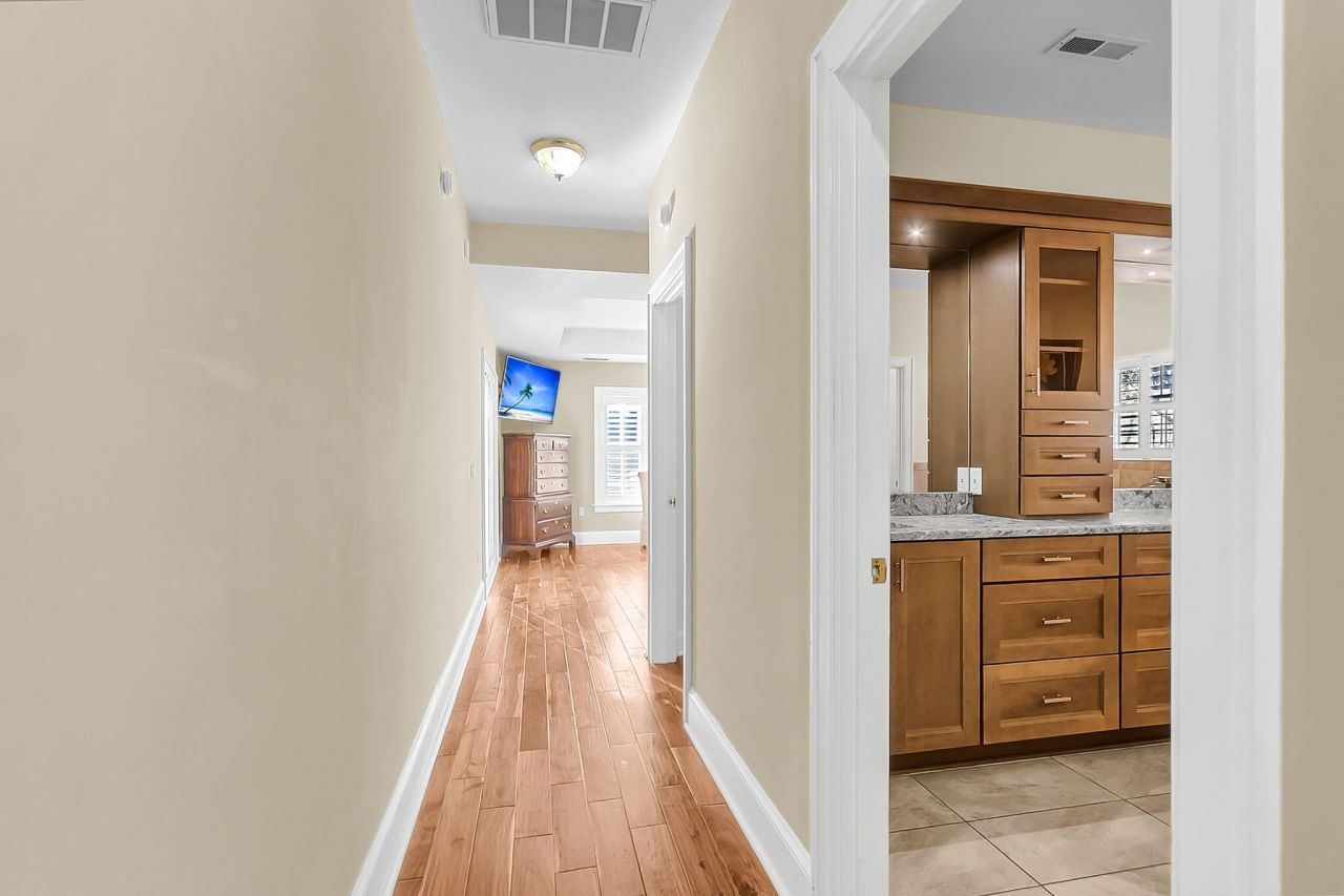 763 Hamlet Circle Photo 18