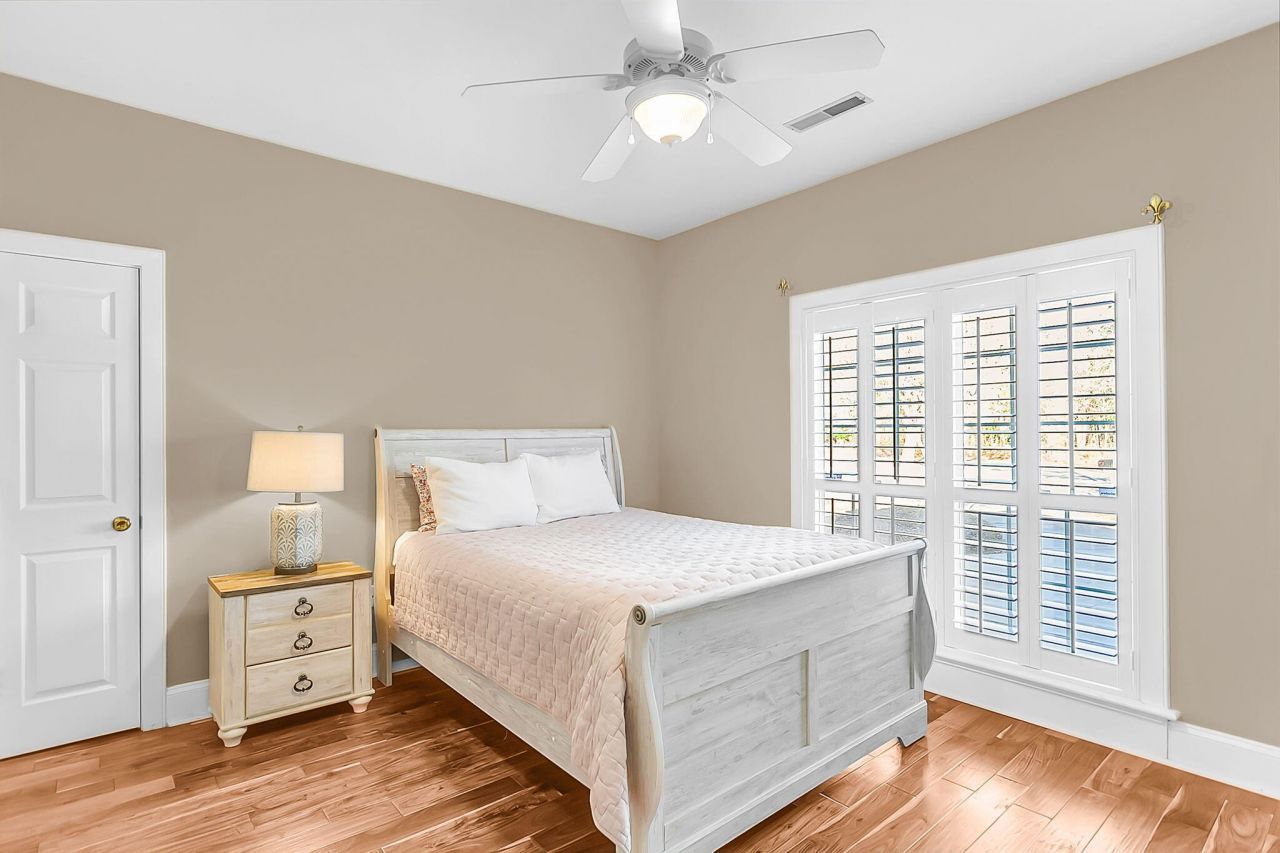 763 Hamlet Circle Photo 24