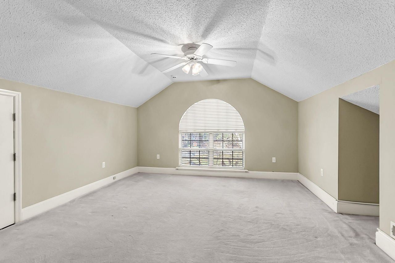 763 Hamlet Circle Photo 27