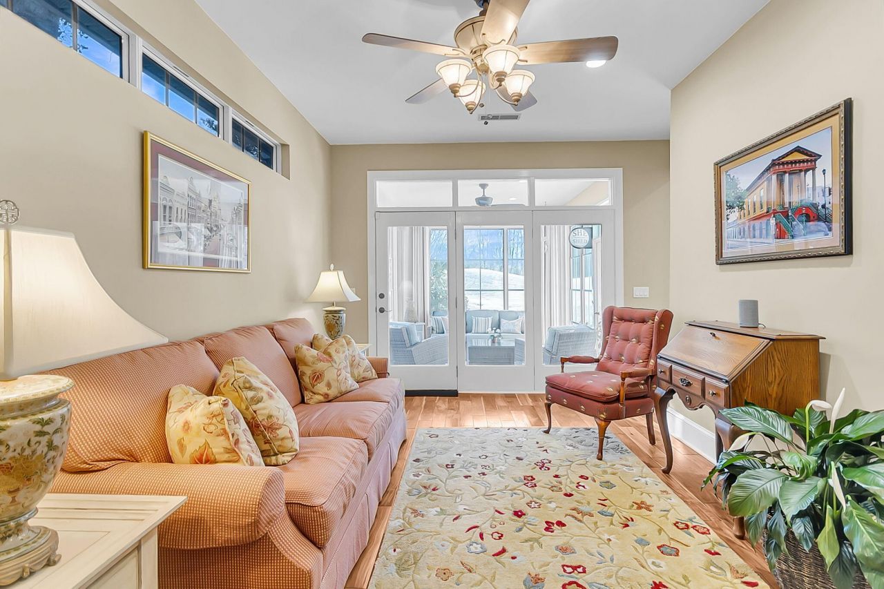 763 Hamlet Circle Photo 8