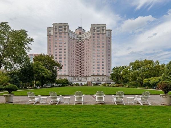 5555 N SHERIDAN Road, Unit 1908, Chicago, IL 60640