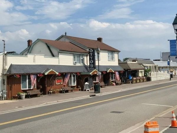 271 Woodcleft Avenue, Freeport, NY 11520