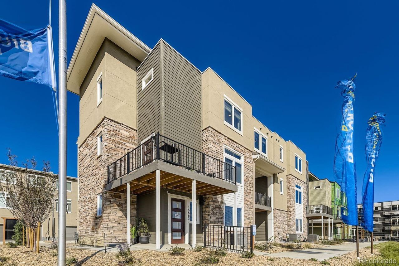 15524 W Washburn Avenue, Lakewood, CO 80228 Main Photo