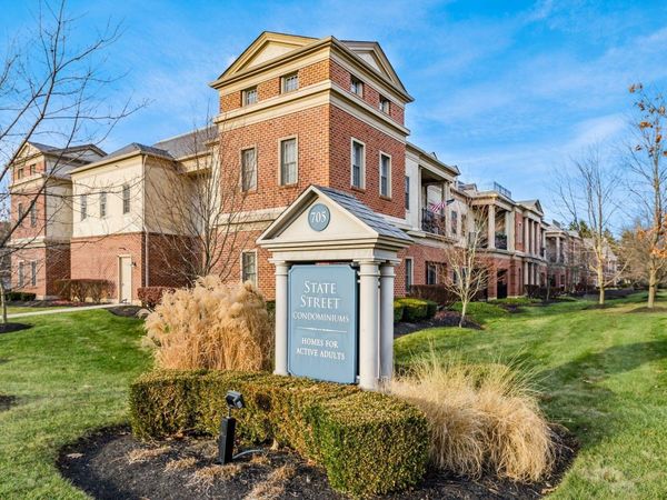 705 N State Street, Unit 207, Westerville, OH 43082