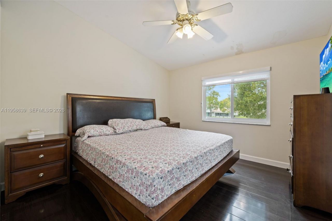 20877 NW 4th St, Pembroke Pines, FL 33029 Photo