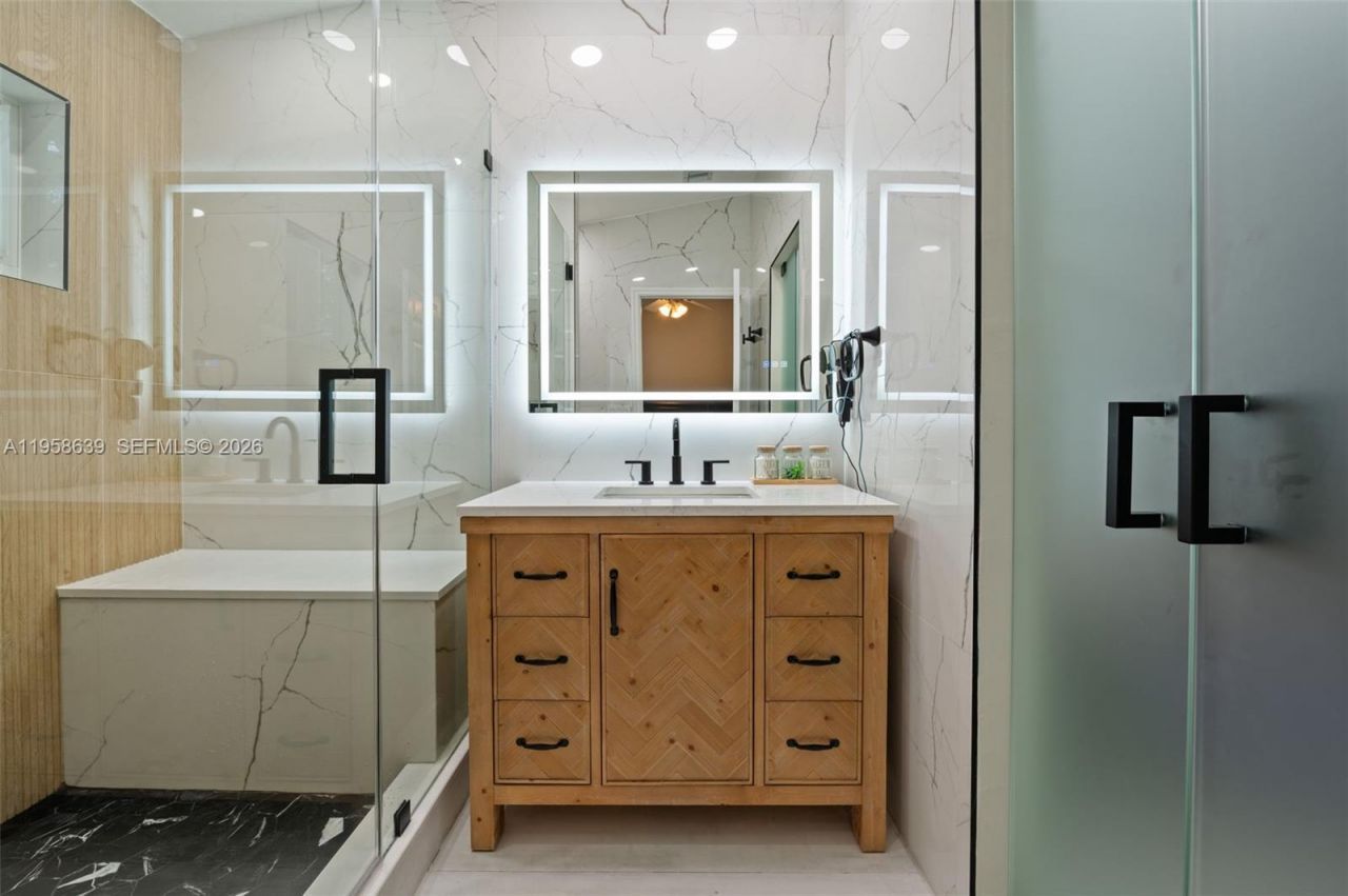 20877 NW 4th St, Pembroke Pines, FL 33029 Photo