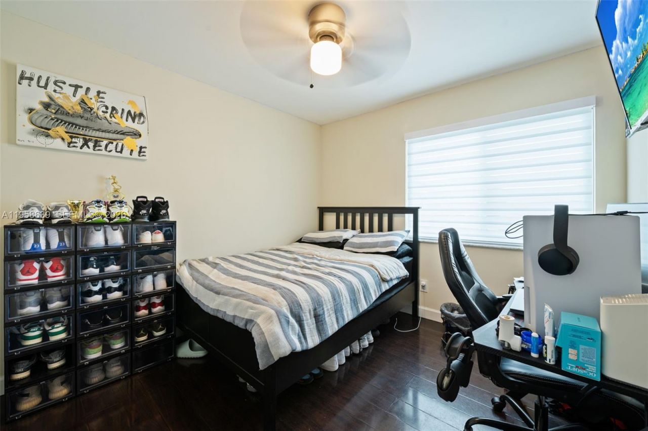 20877 NW 4th St, Pembroke Pines, FL 33029 Photo