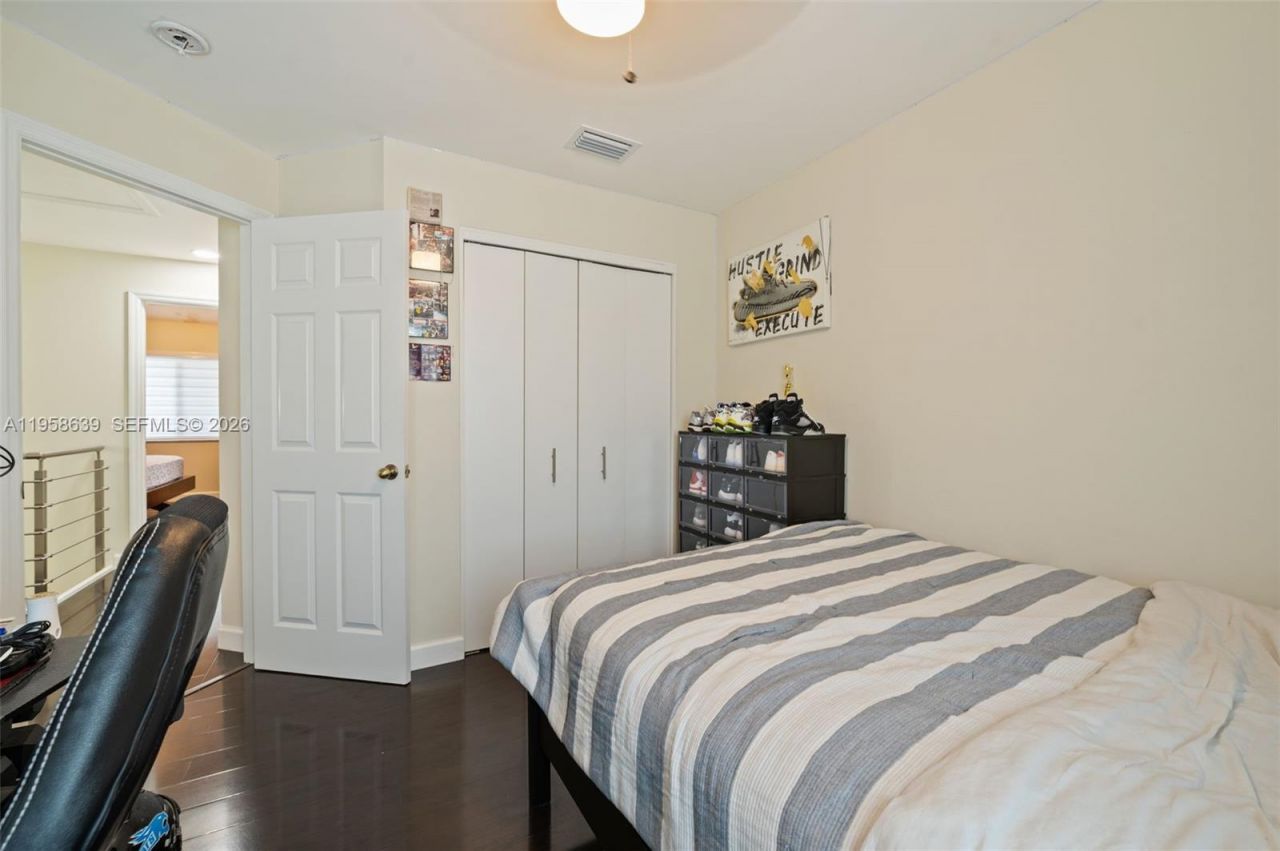 20877 NW 4th St, Pembroke Pines, FL 33029 Photo