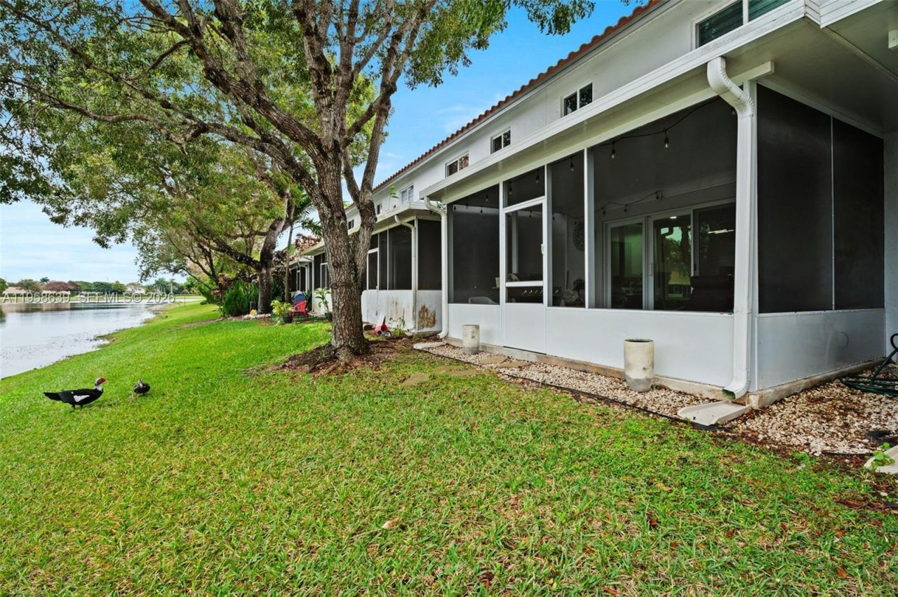 20877 NW 4th St, Pembroke Pines, FL 33029 Photo