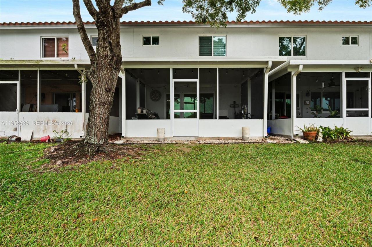 20877 NW 4th St, Pembroke Pines, FL 33029 Photo