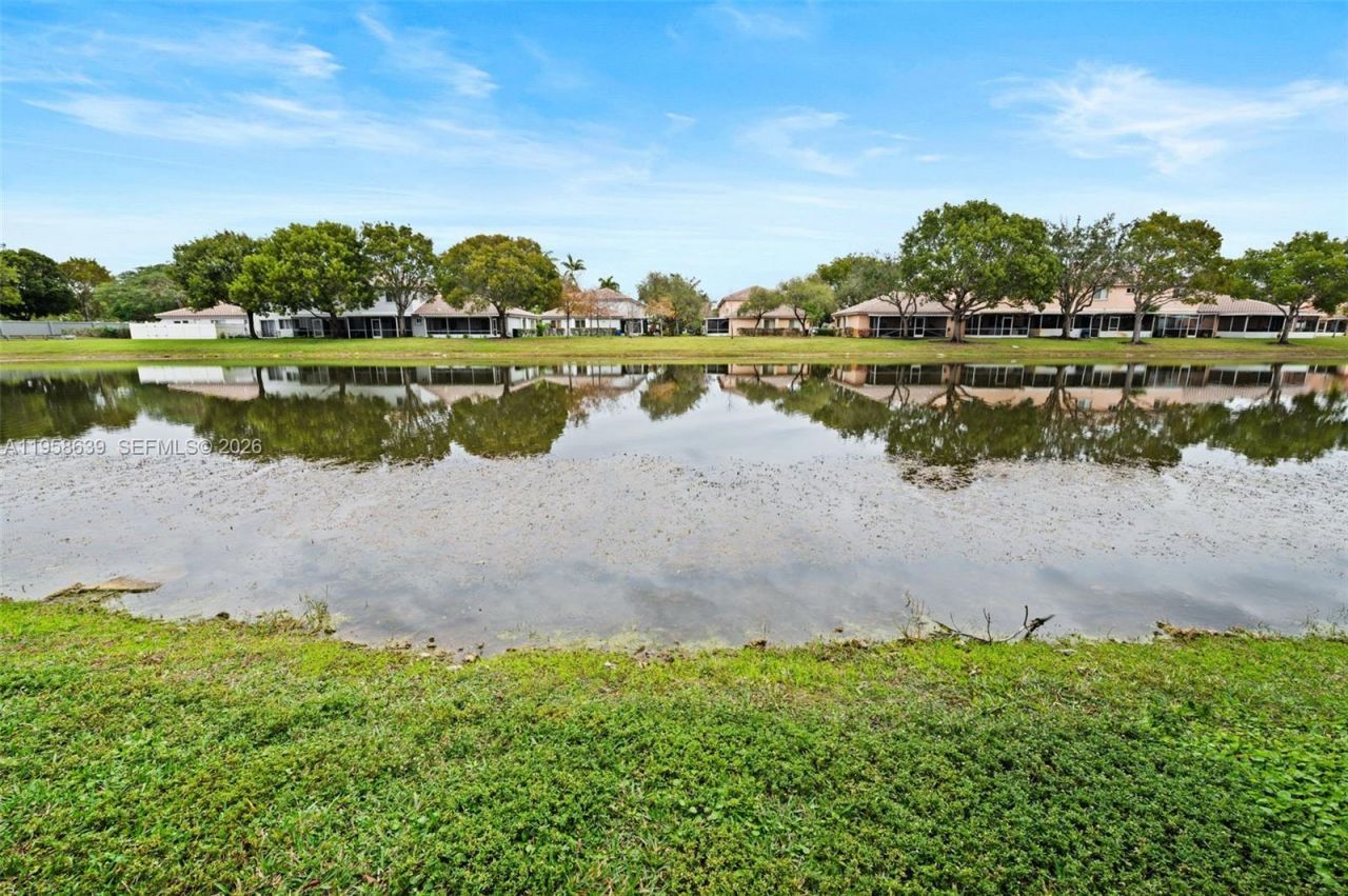 20877 NW 4th St, Pembroke Pines, FL 33029 Photo