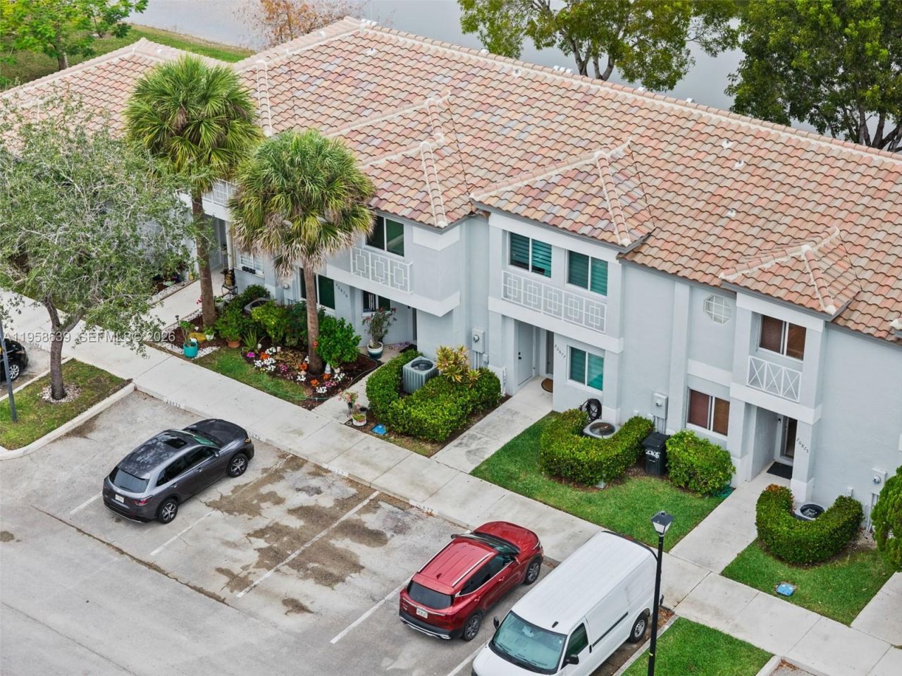 20877 NW 4th St, Pembroke Pines, FL 33029 Photo