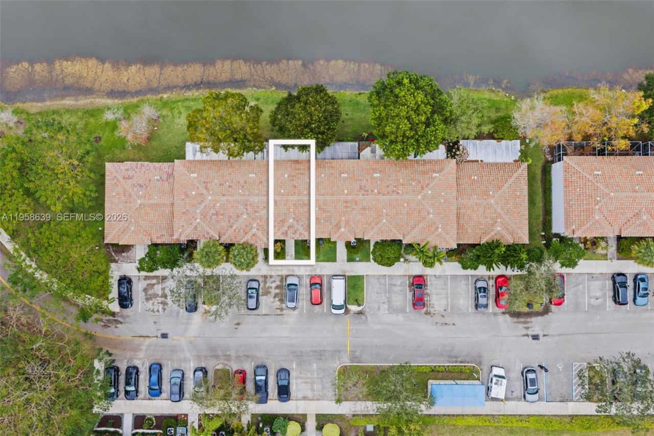 20877 NW 4th St, Pembroke Pines, FL 33029 Photo