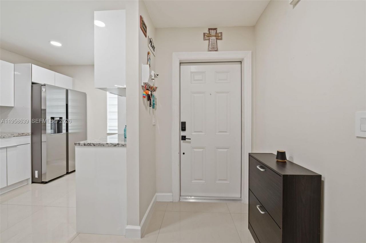 20877 NW 4th St, Pembroke Pines, FL 33029 Photo