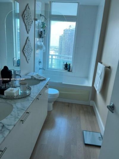 950 Brickell Bay Dr, Unit 4100, Miami, FL 33131 Photo