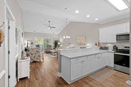 4885 Magnolia Pointe Ln. photo 4