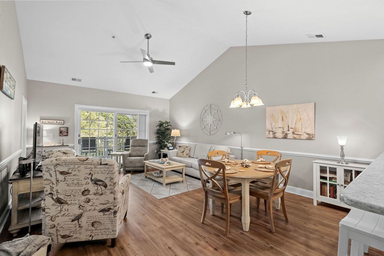 4885 Magnolia Pointe Ln. Photo 6