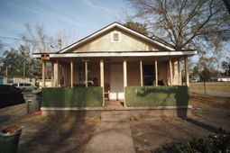 1902 Clifton St Street photo 4