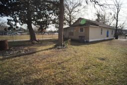 1902 Clifton St Street photo 4